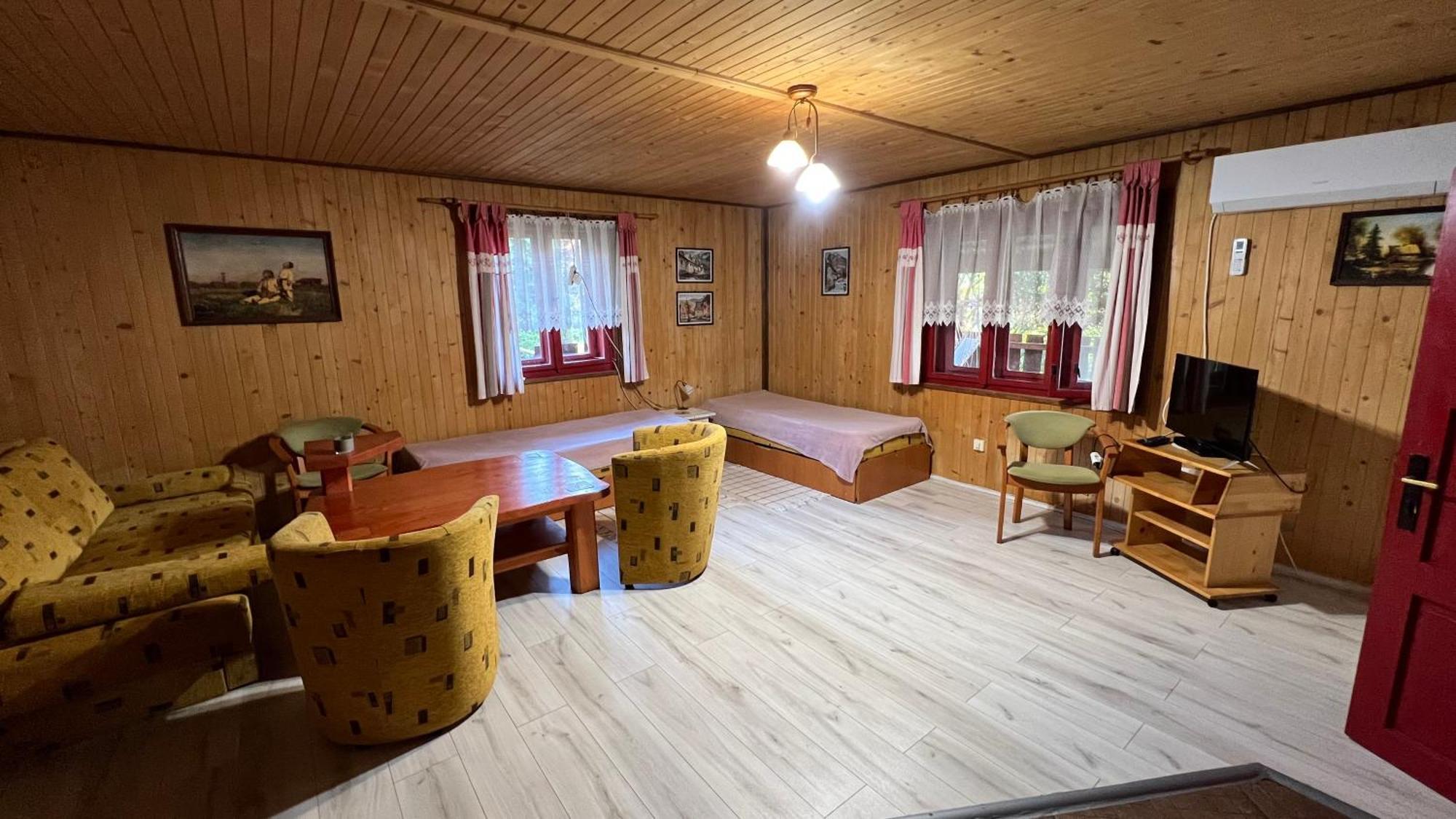 Chalupy na Majeri Nižné Malatíny Esterno foto
